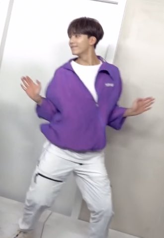 archive_han's tweet photo. jeonghan the dancing machine https://t.co/eYlh7NT8oR