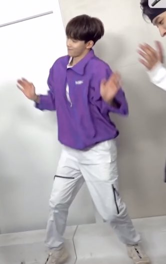 archive_han's tweet photo. jeonghan the dancing machine https://t.co/eYlh7NT8oR