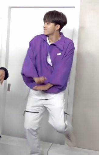archive_han's tweet photo. jeonghan the dancing machine https://t.co/eYlh7NT8oR