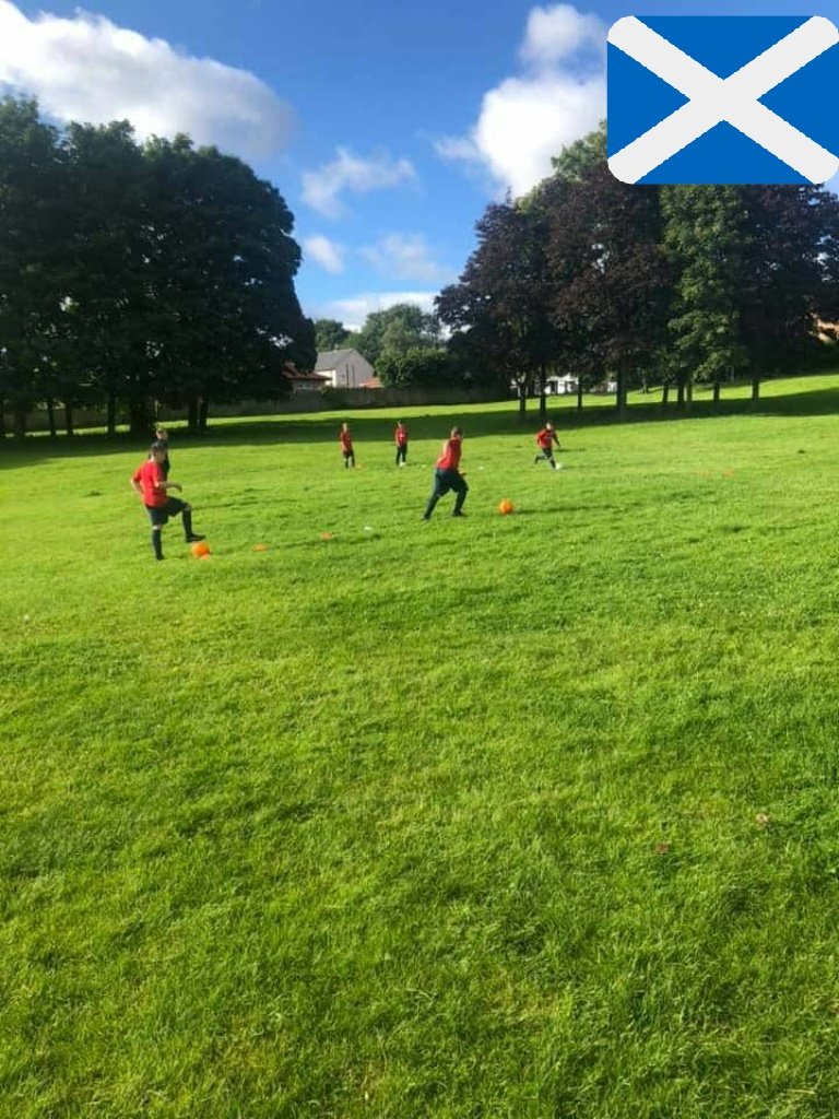 08sUtd's tweet photo. Hard work simple dribbling drills ⚽️
Cracking effort from the boys 💪 https://t.co/OyspeQwYBj