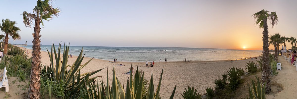 Ana_GallardoV's tweet photo. @VW_es #YoMantengoLaDistanciaConVW con la toalla más molona de este verano. Espero que me toque y poder petarlo en playas como ésta ☀️🏝#unveranodiferente #vw https://t.co/xUbinDXCHe