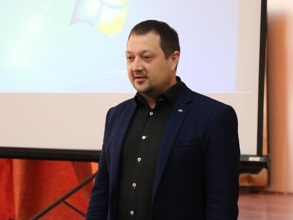 Смоленский депутат-мошенник купил «Родину» #Смоленск #Родина #Верейкин #выборы 
<a href="/PartiaRodina/">Партия Родина</a>  <a href="/ZhuravlevRodina/">Алексей Журавлев</a> <a href="/er_novosti/">Единая Россия 🇷🇺</a> <a href="/ldpr_67/">ЛДПР Смоленск</a> t.me/politsmol11/462