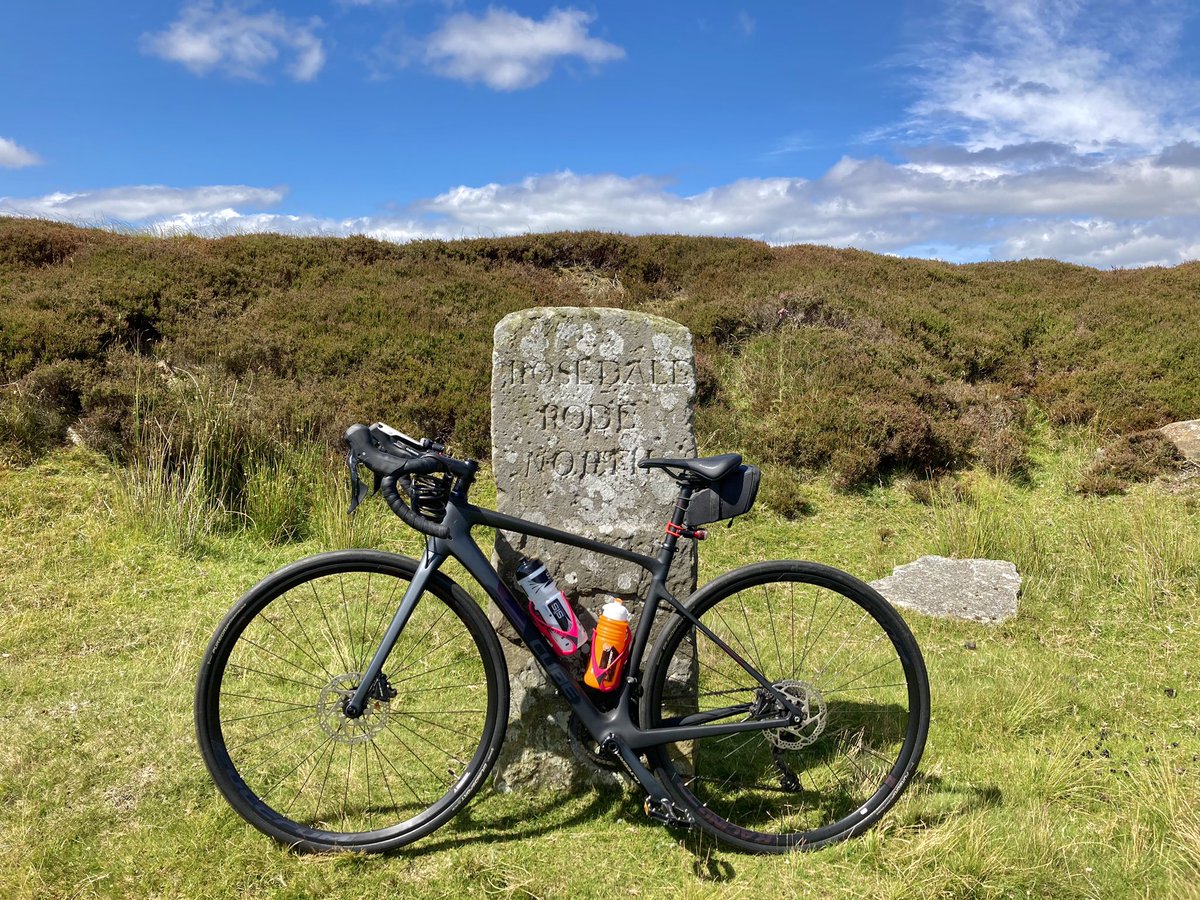 📷 <a href="/ajdc123/">allison darling</a>  | Gorgeous day to be out on the bike being a great reward for the uphills! Top cake treats at our cafe stop 
<a href="/grazeonthegreen/">Graze on The Green</a> 

#cycling 🚴 + #coffee 🍵 + #cake 🍰 = #cappuccinorides