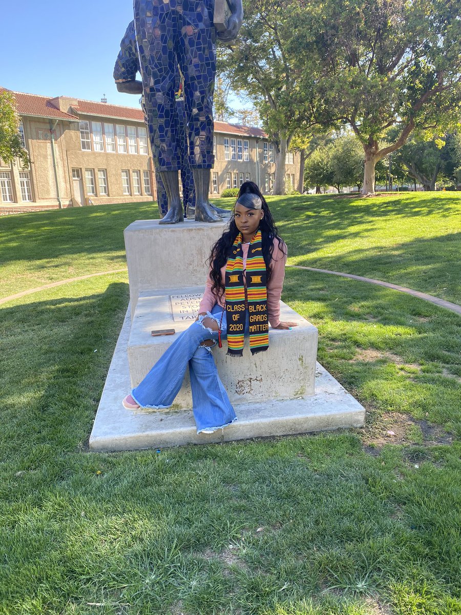 bimpinCashCC's tweet image. black girl magic at its finest 😇🤎 future social worker and all that! just trying to pave the way for my community so it was nothing to get this degree 💪🏾🥱🔥😾 #sjsu20 #blackGrad #BlackLivesMattters #ArrestTheKillersOfBreonnaTaylor