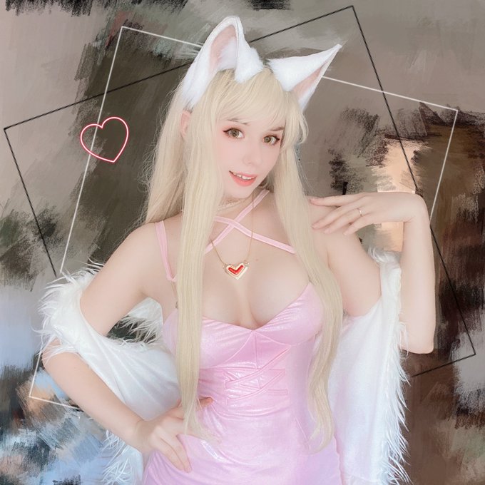 Bright as a Sun  &mdash;&mdash;&mdash;&mdash;💍&mdash;&mdash;&mdash;&mdash;&mdash;- Do you know who is the make-up expert? Yes, it&rsquo;s me, AHRI   RT Master, because<a href="/tag/cosplay"class="tags"><span>#cosplay</span></a><a href="/tag/kawai"class="tags"><span>#kawai</span></a><a href="/tag/ahri"class="tags"><span>#ahri</span></a><a href="/tag/league_of_legends"class="tags"><span>#league_of_legends</span></a>