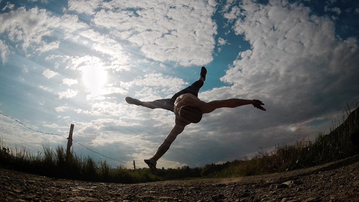 Is it a good #flare?⁠
🔥🤘🏼⁠
📸@tivodemon shot with #vantopmoment5c action camera, the best 4K action camera under $100