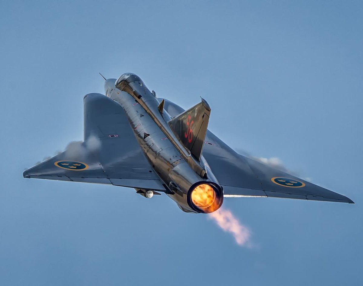 The #Saabinthesky image of the week presents Saab’s legendary Draken. It made its first flight in 1955, and retired 50 years later with the Austrian Air Force who was the last Draken user. Photo Jörgen Nilsson #aviation #avgeek #airforce #military