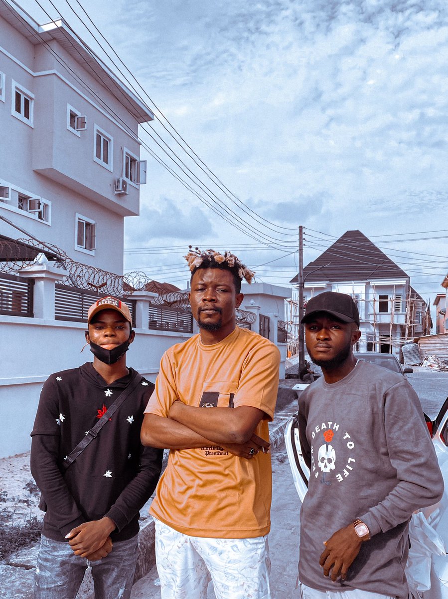 wtf_seyi's tweet photo. Out of no time, THE PRESIDENT gave us an attention 🙏 Not just an attention, but a Golden and remarkable one ✊ 🙏🙌
LONG LIVE THE PRESIDENT 👑 🦅 🦍
#WorldUgliestPresident
#ThePresident
#Wayward
#WaywardFC
#Lifestyle
#NoGoalsInLife
#MadeInLagos
#woodberry
#bbnajia2020 https://t.co/XwjiABwwOF