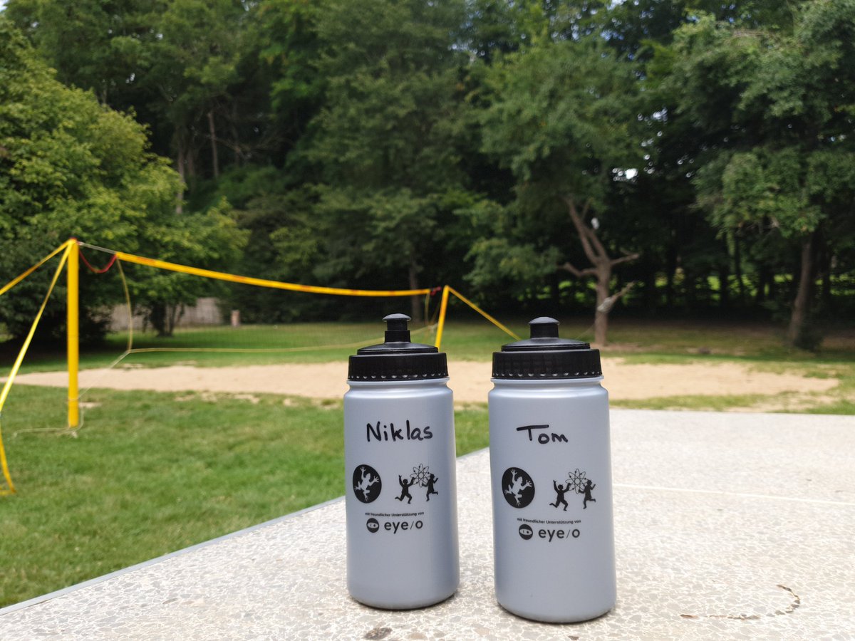 teckids_eV's tweet photo. Vielen Dank an @eyeo für die tollen Trinkflaschen für unsere #FrogLabs-Teilnehmer! https://t.co/iPYwUxnwSD