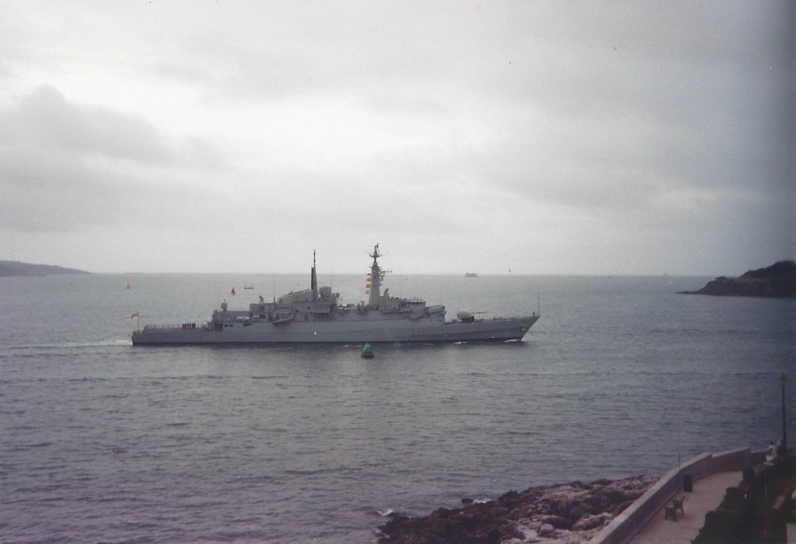 AlasdairGordon1's tweet photo. .@PolruanPilot @CcibChris @RoyalNavy @NatMuseumRN @HE_Maritime Took this picture of HMS Active - F171, a Type 21 frigate, looking out from Grand Parade, the Hoe in Plymouth during the summer of 1991. #RoyalNavy #Navy #ships #HMSActive #Frigate #Plymouth #1991 https://t.co/nhwbhpqhvu