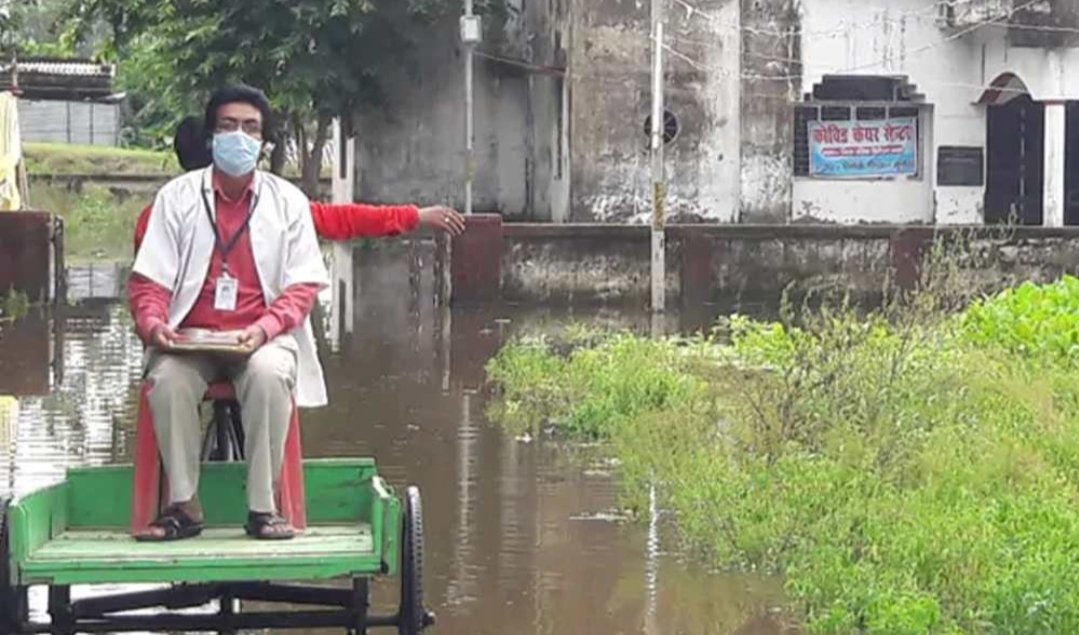 ashisharies174's tweet photo. @NitishKumar take action against this doctor. How dare he speak truth about Bihar health conditions? 

Salute to Dr. Amarindar Kumar, who works at a dedicated COVID-19 facility, disclosed there are no ambulances to ferry either patients or healthcare workers. @yadavtejashwi https://t.co/FEeMy0eYSh