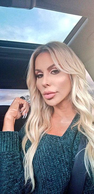 I feel like a beach babe with my new hair 🌊🐰 https://t.co/dh83sZfBXz<a href="/tag/mvsales"class="tags"><span>#mvsales</span></a><a href="/tag/mvtrans"class="tags"><span>#mvtrans</span></a>