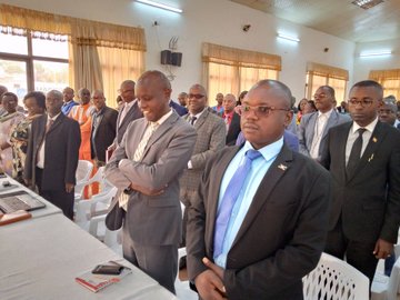 La ministre de <a href="/MiniJustice_BDI/">Ministère de la Justice de la République Burundi</a> #Jeanine #NIBIZI  rencontre à #Gitega ce matin tous les responsables des juridictions et parquets ainsi que les directeurs de l'administration centrale et ceux des administrations personnalisées de ce ministère.