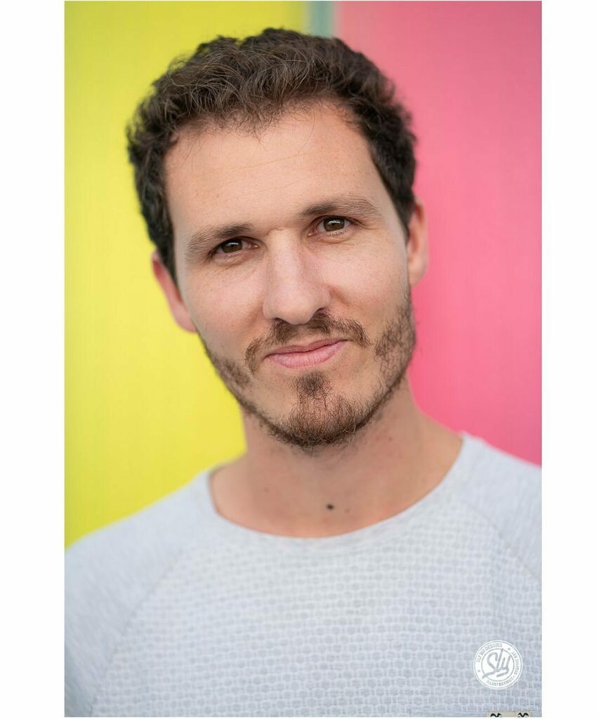 SlyDeshaies's tweet photo. La suite de la séance photo en extérieur avec le talentueux comédien @maximelannot
-
Merci à @hotelchopinparis pour leur accueil chaleureux.
-
#portrait #portraitphotography #bnwportrait #comedien #bookphotography #art #bookphotography #portraitbnw #portraitstudio #modelpho… https://t.co/pYi9s6c197