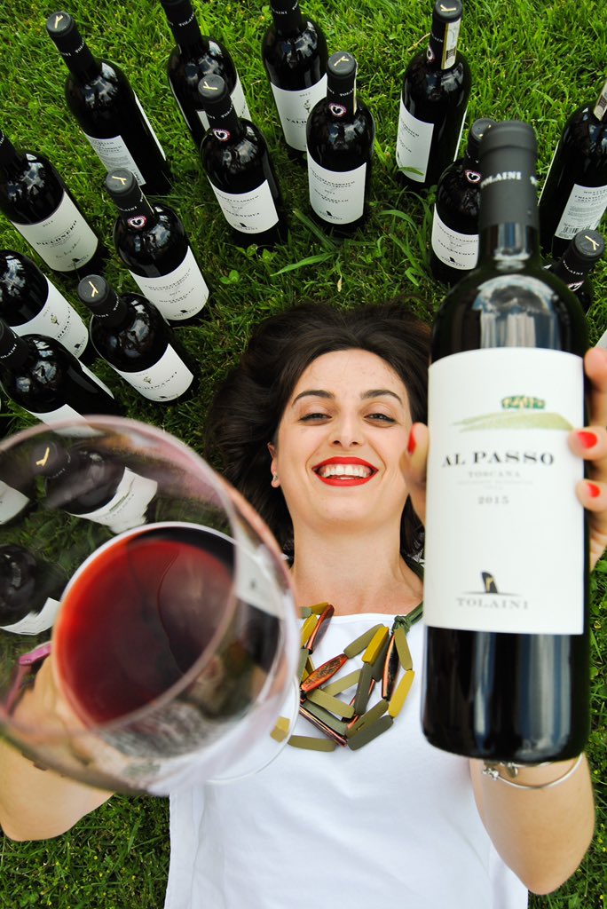 bit.ly/35T35cP
Cristina è l’Hospitality Manager dell’azienda. #tolaini #winetours #winetourism