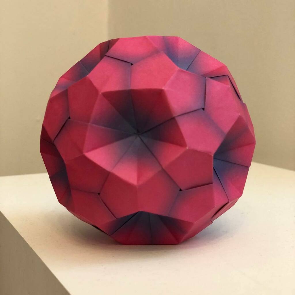 origamitraces's tweet photo. And another one!! Design by Tomoko Fuse.
#origamitraces #origami #deformedsoccerball #tomokofuse #harmonypaper #kusudama https://t.co/nfedY65pEp https://t.co/W8KK6QoR6k