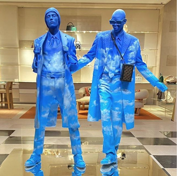 WINDOW FRANCE on X: We are proud to have participated to this creative  project for Louis Vuitton, New Bond Street, London  #windowfrance#windowmannequins#mannequins#art#thednafactory#creativesolutions#giantprops#decor#visualmerchandising