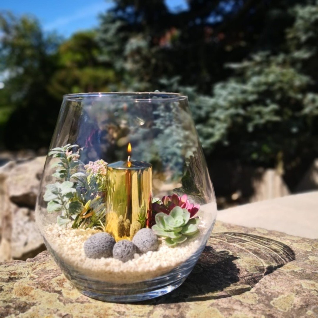 🕯️ Golden times! Wir lieben unsere Zierhüllen und finden dass es gar nicht viel braucht für eine gelungene Dekoration.

#heliotron #inspiration #sommer 🏝️