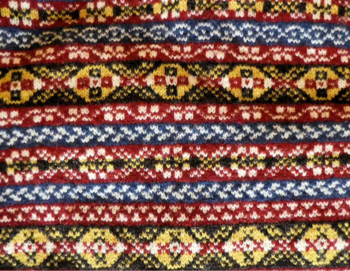 ProjectBaaBaa's tweet photo. #AlastairHamilton looks at #Shetland's knitting traditions, Fair Isle & it's distinctive place in the minds of anyone with an interest in #textiles. #sheepfarming #wool #choosewool #woolfashion #wooldesign #projectbaabaa #EuropeForCulture @weavespindyeIE https://t.co/vIQV7nLlAF https://t.co/g2t6cFGcos
