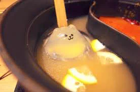 @abeshi_official しゃぶしゃぶ温野菜のくまコラーゲンみたいなやつですね
そちらのくまの方がリアルですが… 