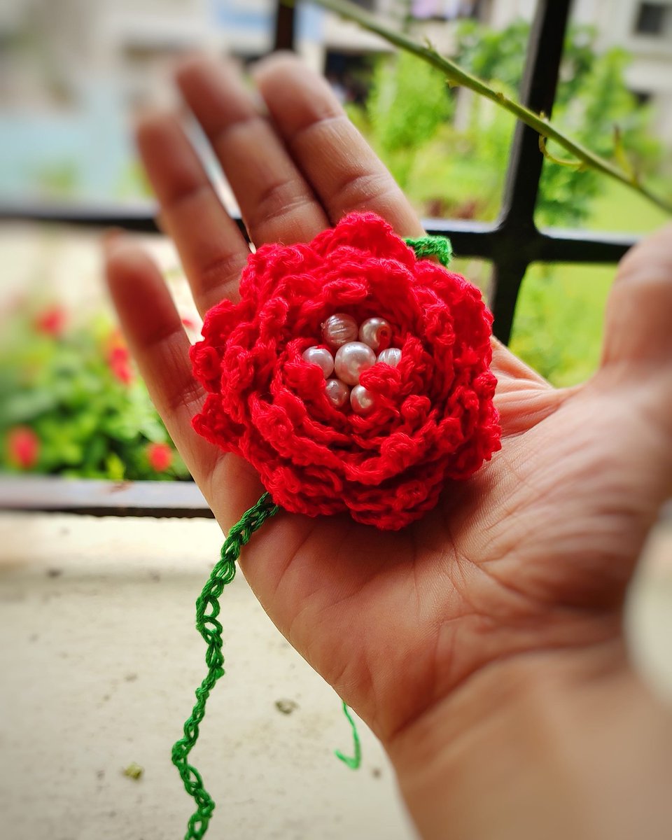 HookedLoops's tweet photo. https://t.co/2jkk3L0Zpd
My dear crocheters, I have a beautiful crochet rose pattern for you today !! Its very pretty and embellished with beads at the centre. 
You will get the free written pattern here- https://t.co/tC8l0MiNMI https://t.co/n2LWFppUQ9