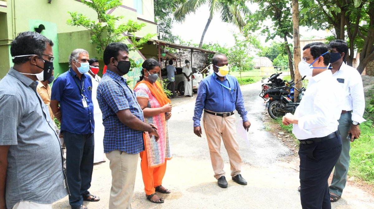 சேலம் மாவட்டம் மகுடஞ்சாவடி ஊராட்சி ஒன்றியத்தில் கொரோனா தொற்று கண்டறியப்பட்ட அழகனூர் பகுதியில் கிருமிநாசினி தெளிக்கும் பணிகள் மற்றும் நோய் தடுப்பு நடவடிக்கைகளை நேரில் பார்வையிட்டு ஆய்வு செய்தபோது..!

<a href="/SalemCollector/">Salem District Collector News</a> @CMOTamilNadu
#Salem #TamilNadu #Corona