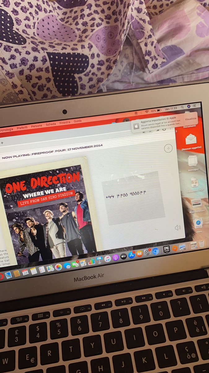 silviahs__'s tweet photo. HO APPENA SCOPERTO A COSA SERVE QUEL CACCHIO DI NUMERO. E niente mi sento stupida. RINGRAZIAMO @stokihead PER L’AIUTO. #ONEDIRECTIONBREAKSTHEINTERNET #OneDirection #10YearsOfOneDirection #onedirection10year #ONEDIRECTIONSAVE2020 #onedirectionwebsite https://t.co/Zhor3MwI7y