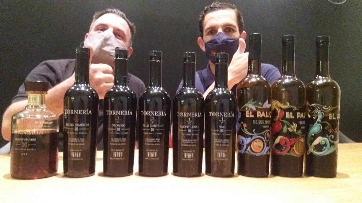 Un verdadero placer presentar el proyecto completo de #MoraFigueroaDomecqSL a los amigos de <a href="/ChocoRestaurant/">Restaurante Choco</a> <a href="/kiskogarciachef/">Kisko García</a> a quienes tengo tanto cariño. Gracias Juan Carlos por tu tiempo. Un saludo a toda la familia Choco #VivaElBlaBlaBla