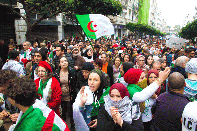 IUFglobal's tweet photo. Des bureaux syndicaux scellés par la police, des licenciements de membres en masse, des militants pour la démocratie emprisonnés et harcelés – l’UITA + 8 fédérations syndicales internationales sont solidaires avec nos camarades en Algérie https://t.co/Vkc2lomoY2 https://t.co/y2JTf5PK9s