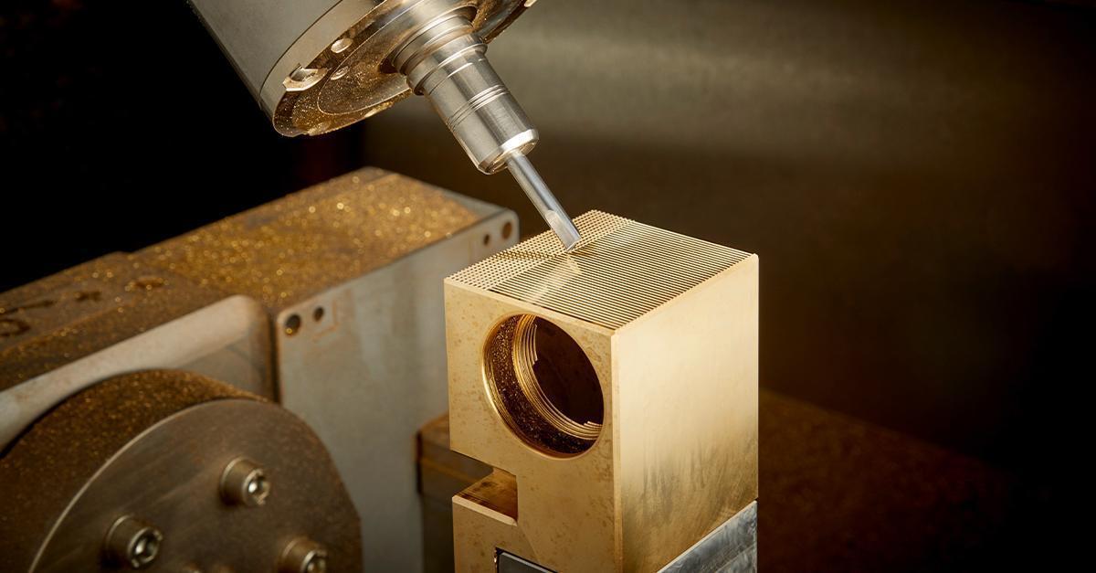 hansgroheUK's tweet photo. Did you know the ultra-precise manufacturing process behind the structure of #AXOR Edge uses a milling with a diamond?
#axordesign #manufacturing #design https://t.co/mObqvNcBmm