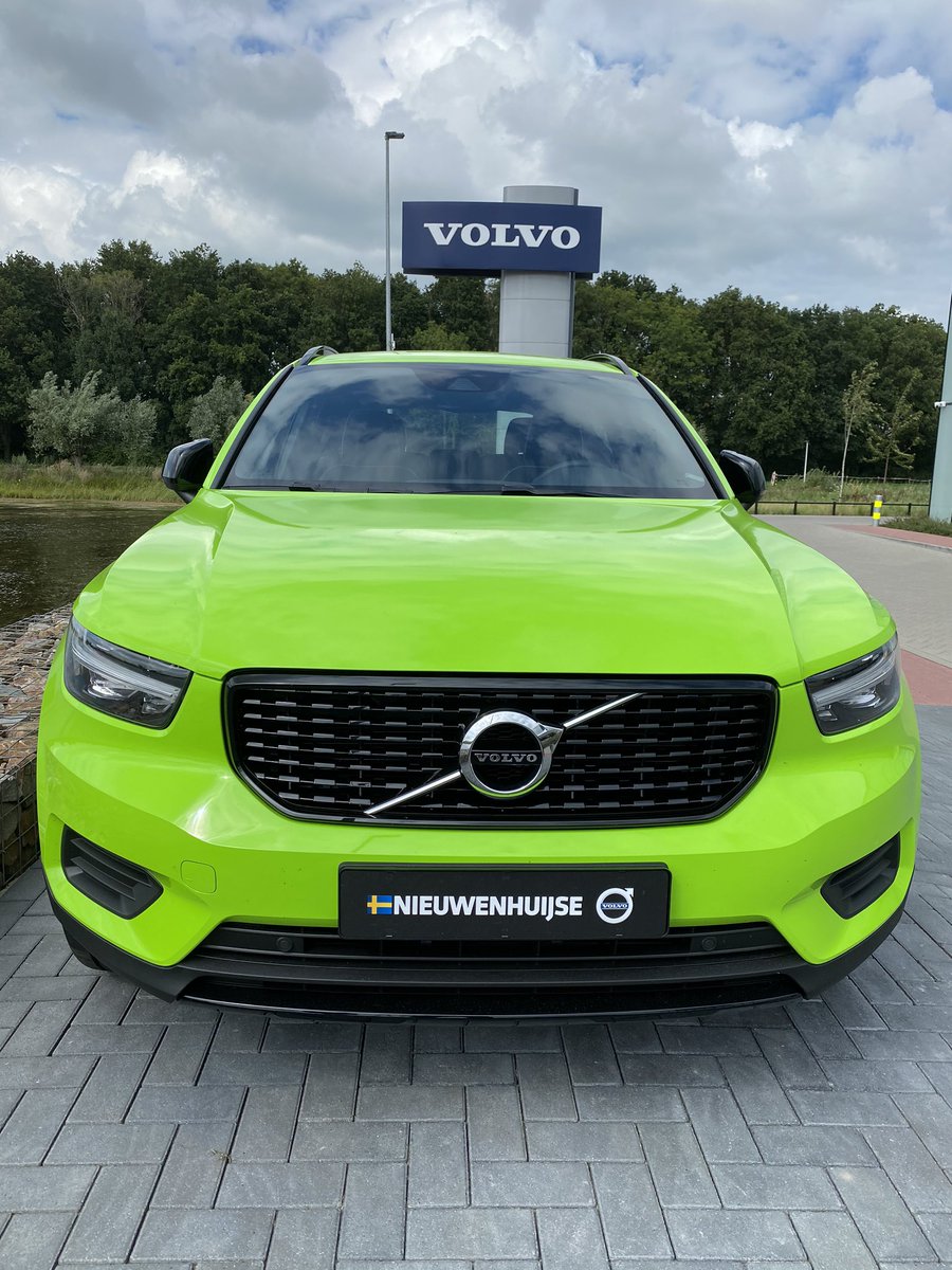 michieldhaan's tweet photo. Groen rijden met de nieuwe XC40 T5 Twin Engine en vol elektrische P8! Zakelijk en privé een hele goede en interessante keuze... Kom langs en ervaar het zelf! #Volvo #XC40 #duurzaamrijden #greenmachine #nieuwenhuijsevolvo https://t.co/MUNZzT2q3R