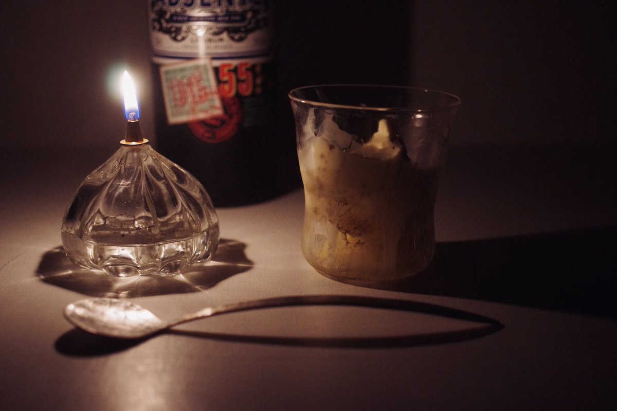 p_pxxx's tweet photo. #Ppxoillamp 1灯の風景
#Ppxpoison グラスでアイスを
#PpxCocktail https://t.co/gQwJkSTSjL