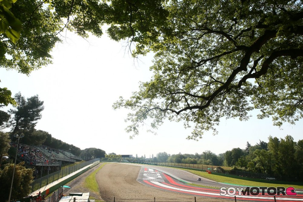 SoyMotor's tweet photo. Imola: una única sesión de Libres antes de la clasificación y carrera - https://t.co/PKWcXQ35kT #F1 https://t.co/CCrme2W9El