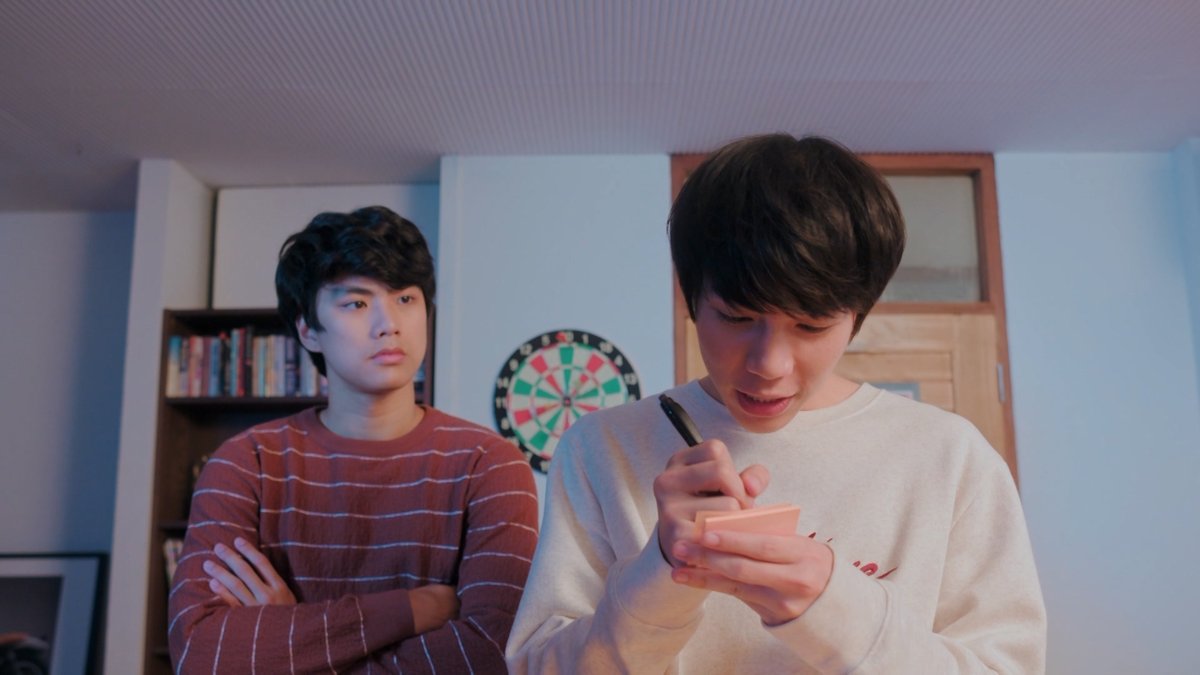 GMMTV's tweet photo. จดทุกอย่างที่เกิดขึ้นไว้ พี่คิมกลับมาจะได้รู้ว่าเกิดอะไรขึ้นบ้าง

#TheShipperEP10
#GMMTV #GMM25 @Firstkpp @ohmpawatt https://t.co/xSvmYqZClf