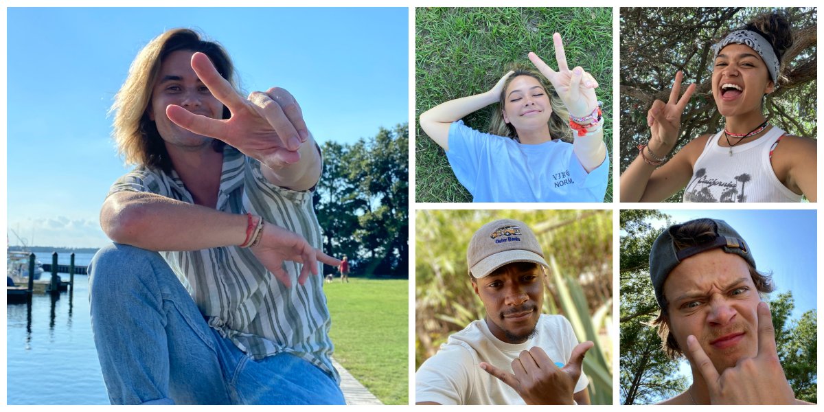 netflix's tweet photo. Season✌️ https://t.co/QjeXxgFcrJ