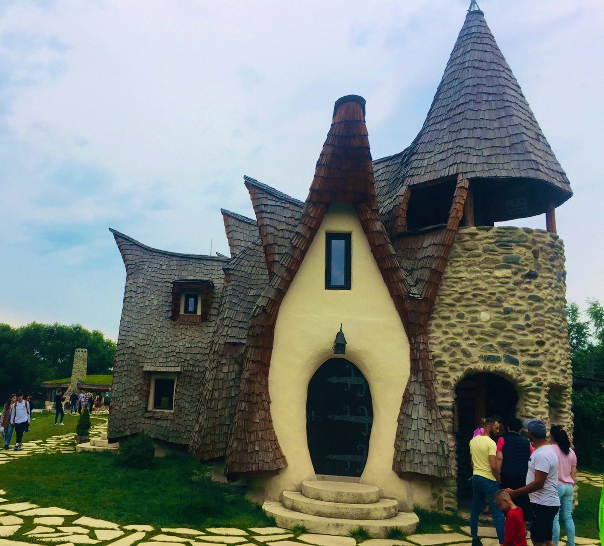 AdnaLavinia's tweet photo. Cand poveștile devin realitate..🙉
📍#Castelul_de_lut #Valea_Zânelor 🧚🏻‍♀️
     📍#Porumbacu_de_Sus__Sibiu https://t.co/XyXR3V7SRH