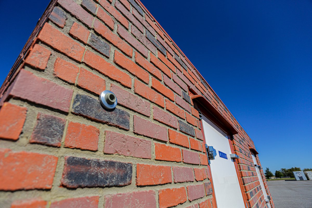 Polar_King_Intl's tweet photo. Do you need extra refrigeration to match your unique building structure? Polar King can work with you to develop a texture to match your business personality.
#PolarKing #WalkInCooler #WalkInFreezer #ColdRoom #Refrigeration #FiberglassAdvantage https://t.co/vApqRxNNoj