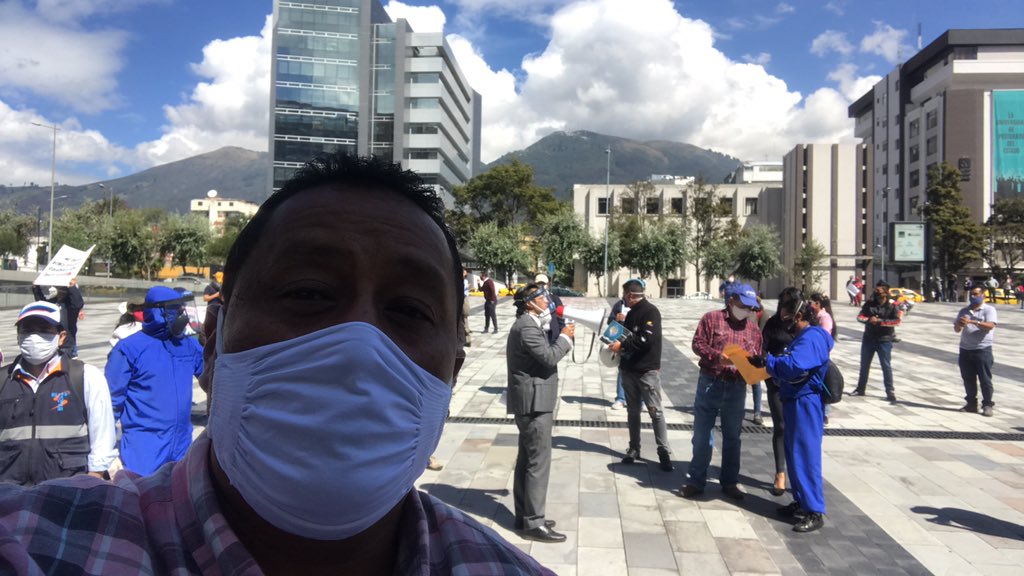 juankchavezP's tweet photo. #ProveedoresImpagos exigimos Señor Ministro @RichardM_A nos reciba para conversar y llegar acuerdos de pago de nuestro dinero de los productos y servicios prestados @Lenin https://t.co/B0yVBRRrXw