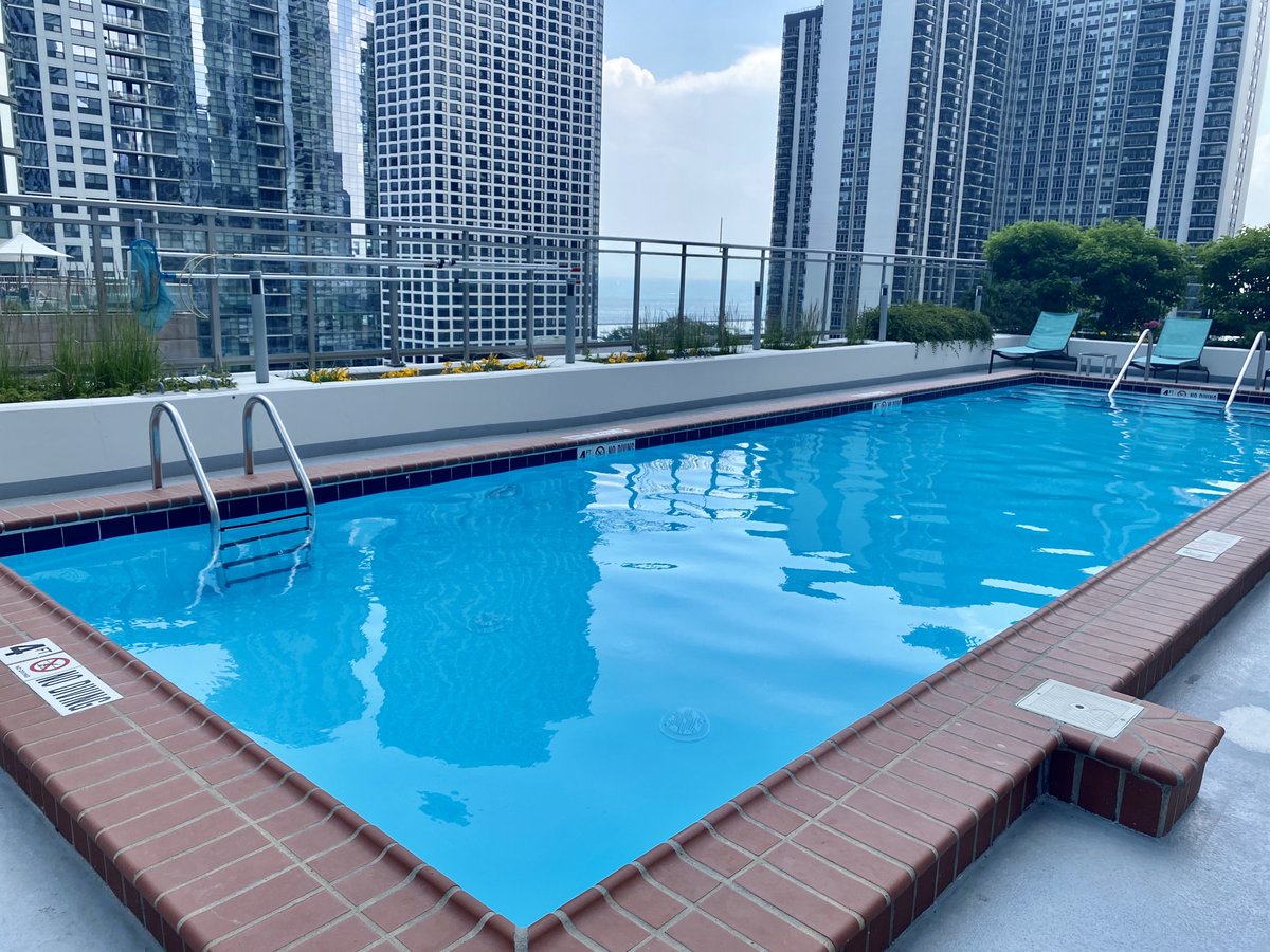 TidesChicago's tweet photo. Summer is in full swing! Head up to the pool deck, grill some food, catch some sun, and take a dip! We hope everyone has another great Chicago weekend! #TidesVibes #TidesChicago #TidesatLakeshoreEast #LakeshoreEastChicago #RentChicago https://t.co/Qe0IJPMDKi