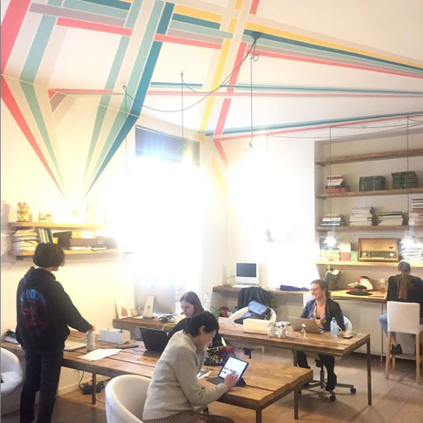 qfmilano's tweet photo. 💻 Coworking + Asilo 👶 summer pack 🌈 
Tu lavori in Qwork, tuo figlio si diverte al Qbaby!
 https://t.co/qKOV7evLrw https://t.co/EtrLhG21Da