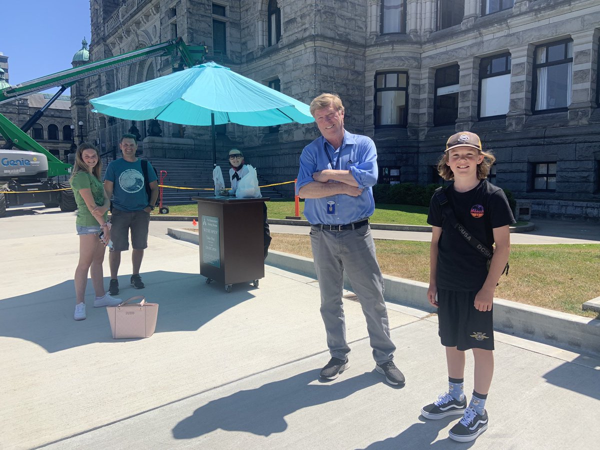 Supporting local tourism. Visiting Victoria. Great hotel deals available and lots to do! Toured  the Legislature Building grounds and it was nice bumping into <a href="/keithbaldrey/">Keith Baldrey</a> Thanks for brief the impromptu outside tour!