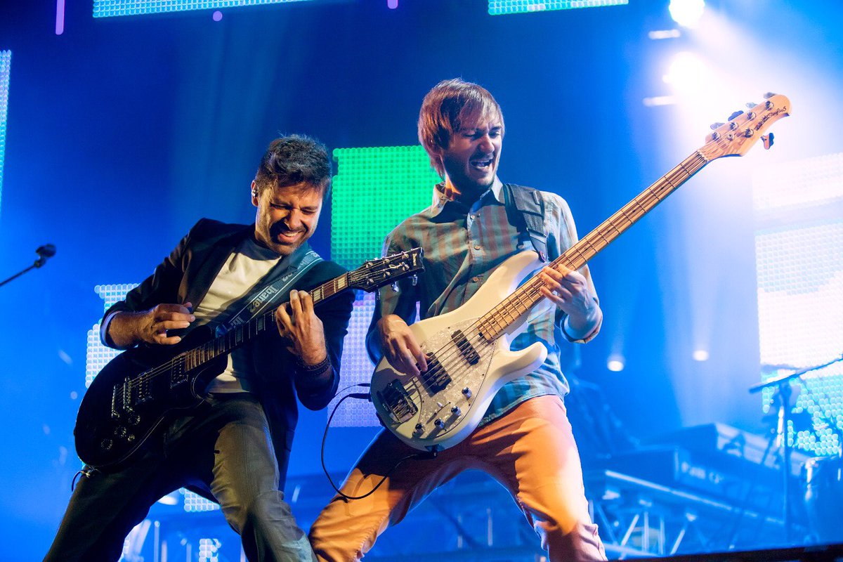 AntonioDHaro's tweet photo. Cuantos años disfrutando de nuestra pasión juntos!!! Que ganas de tocar con mi querido @Loloalvarez911 

#music #bassplayer #guitarplayer #loloalvarez #antoniodeharo https://t.co/MIya0yiCzp