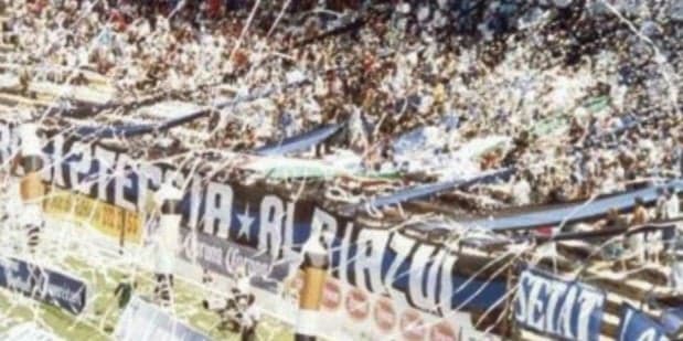 Apenas 18 años
y ya eramos GRANDES... muy GRANDES.
Felicidades <a href="/R_Albiazul/">Resistencia Albiazul</a> 
#Querétaro #GallosBlancos #QFC70