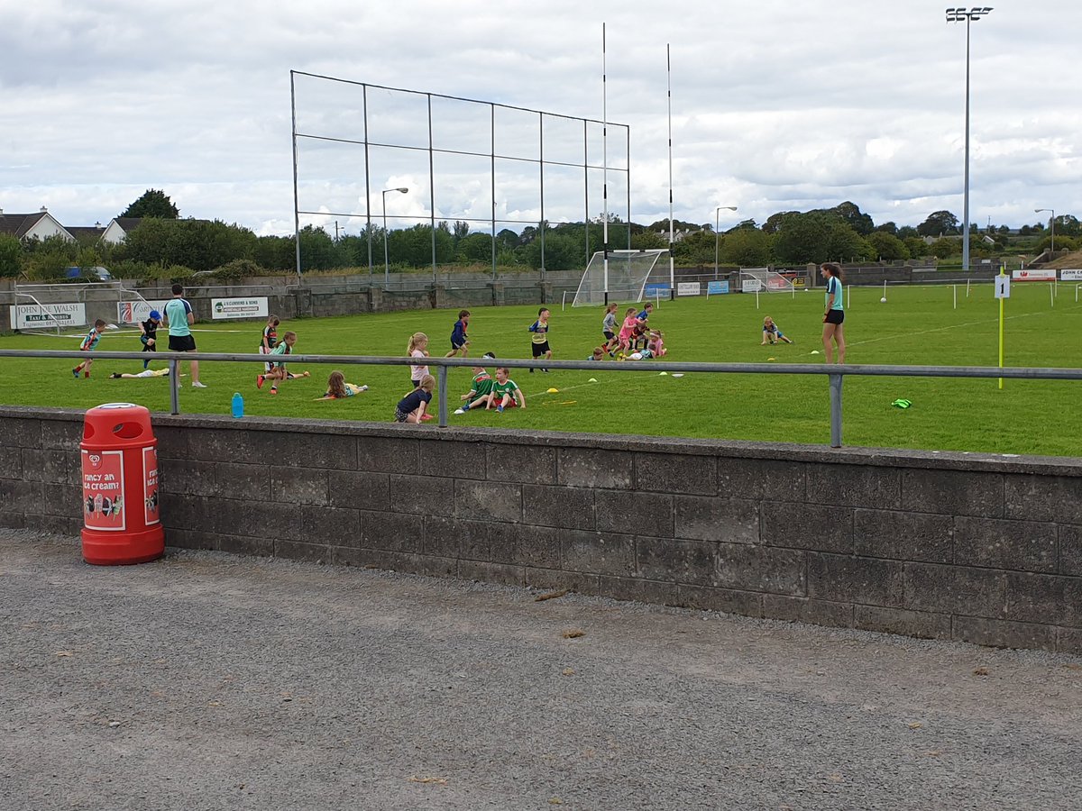 KieranKilkenny2's tweet photo. Week 1 done and dusted @ballinrobegaa cul camp. Thanks to diarmuid for calling and answering questions, and giving advice on skills to all the kids. 
Well done to all the parents for adhering to all the guidelines and special well done to all the coaches. https://t.co/QAqWW7MBP8