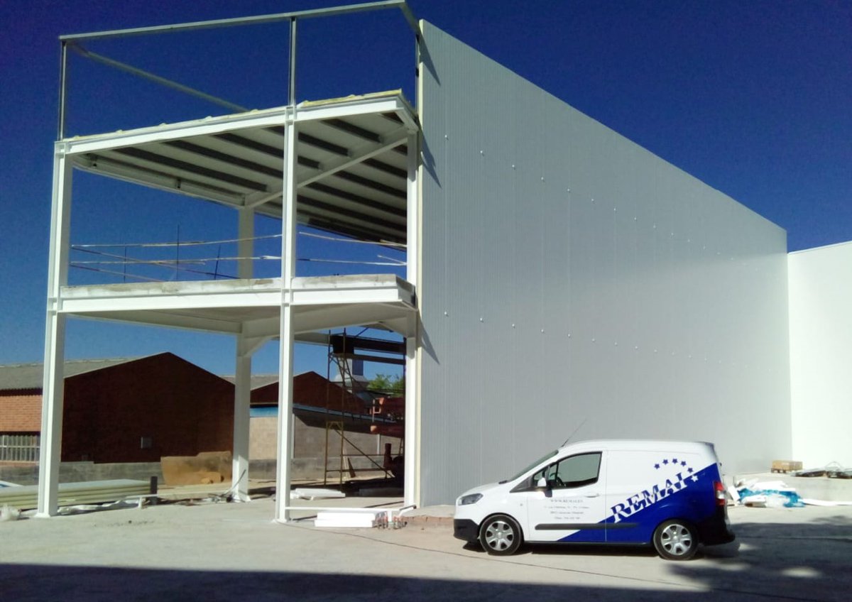 Uno de nuestros equipos está trabajando en la ejecución de un muelle en una plataforma frigorifica, un campo en el que somos referencia por la fiabilidad, rendimiento y eficiencia energética de nuestras instalaciones. #frioindustrial