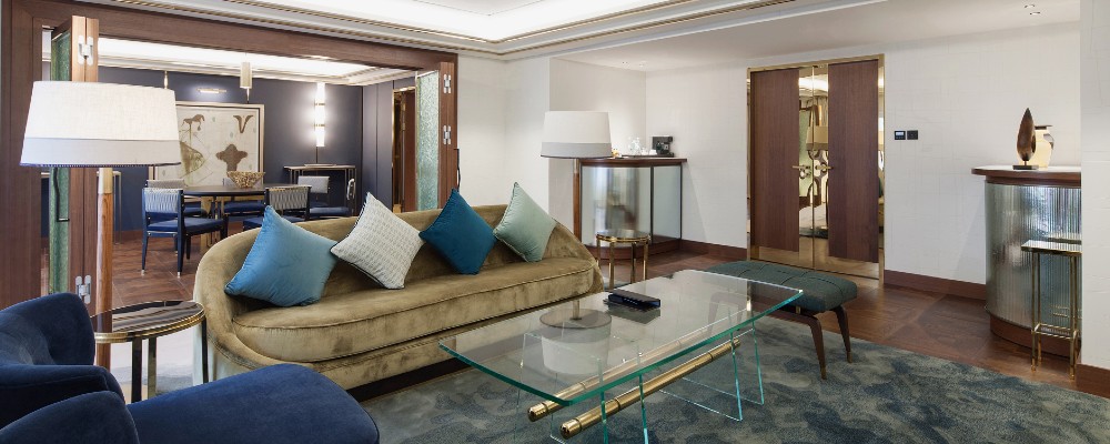 AsianInterior's tweet photo. 3 Luxury Hospitality Projects Created By EOMJI HOUSE Design Studio -   Founded in 1985, this architectural, interior design and construction firm is becoming one of the most famous luxury hospitality experts in South Corea.  #architectureanddesignstudio #b https://t.co/Vvt30mcgBI https://t.co/R0eOnCXrNN