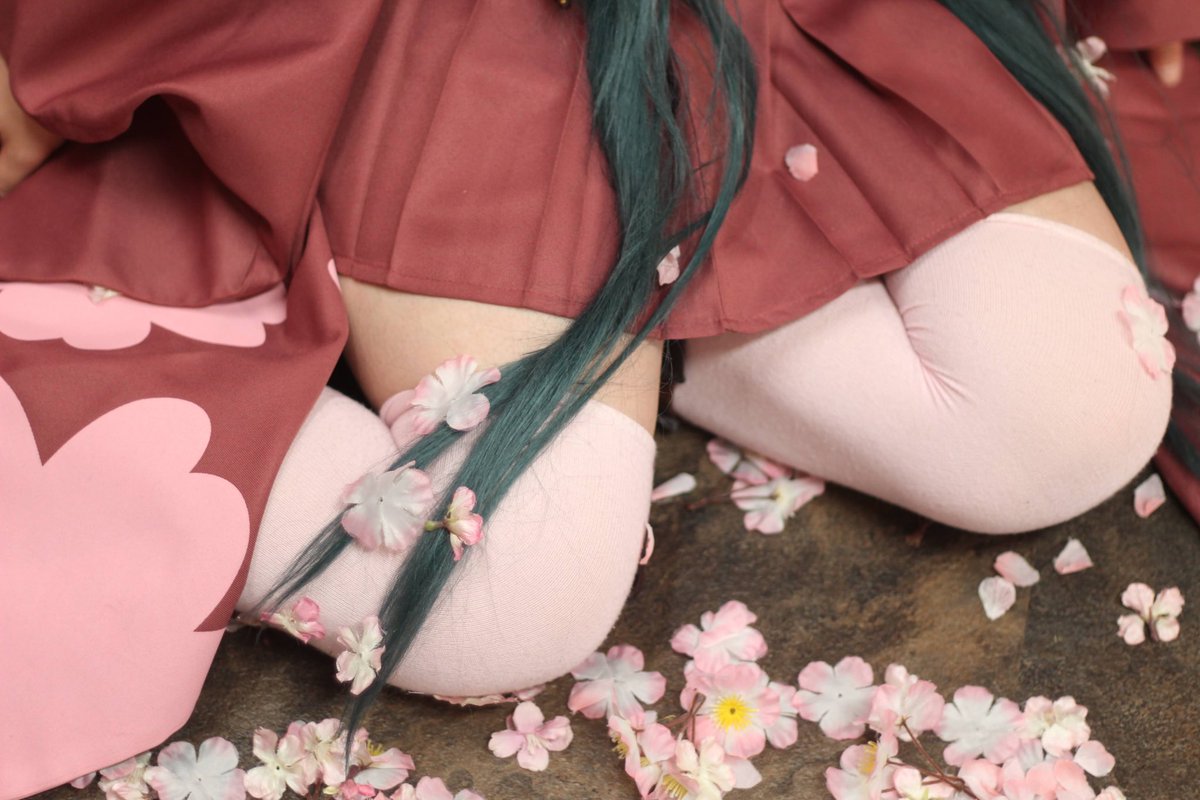 きゃな Ar Twitter コスプレ 千本桜 初音ミク 久しぶりに引っ張ってきましたが 顔面がすごく若いね ウィッグ汚いね 実は 初音ミクレイヤーって呼ばれるほどミクしてましたよって言うアピール