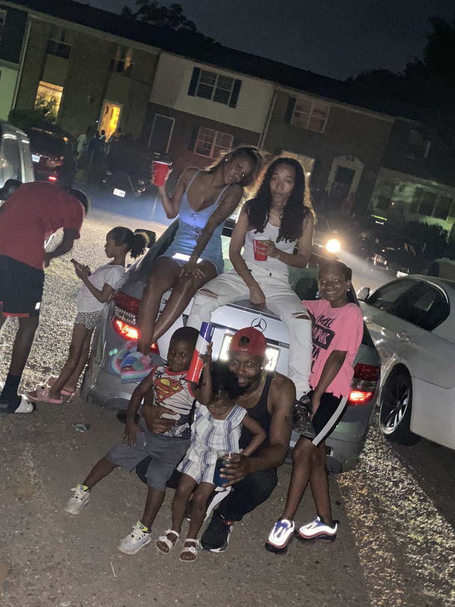 Money__Monea's tweet photo. I love you soooo much big cuz! I am sooo fucked up over this I have not slept! RIH baby boy 🕊🕊🙏🏾🙏🏾💙💙😩😩🙏🏾🙏🏾 #LLC https://t.co/SXuYud2oR3