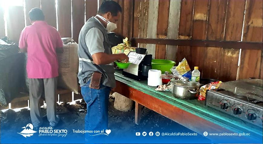 MunicipioPablo's tweet photo. #PRODUCCIÓN 
Colaboramos con asistencia técnica en la medición de humedad del café pergamino, perteneciente al señor Carlos Washikiat.

#TrabajamosConElCorazon 
#LeninVerdugoAlcalde https://t.co/wUOhxRo09n