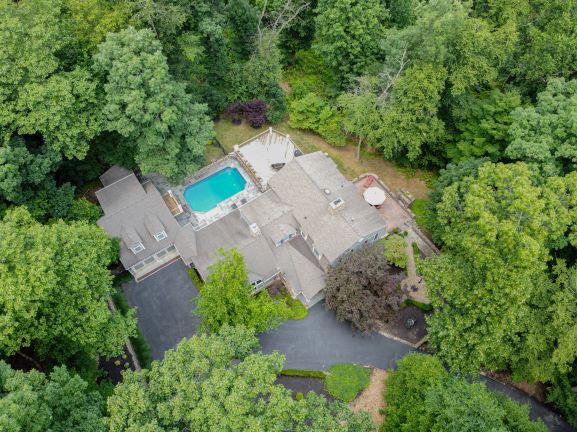 KLSIR1's tweet photo. New this Week at Kienlen Lattmann. For more details on these exceptional homes and others please visit https://t.co/nSUmNQPYtk

4 Byram Court, Mendham
8 Yardley Road, Mendham
161 Deer Ridge Road, Basking Ridge
996 Papen Road, Bridgewater

#homeforsale #sothebysrealty https://t.co/OMv9MLKXfV